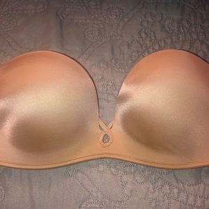 Victoria’s Secret strapless bombshell bra
